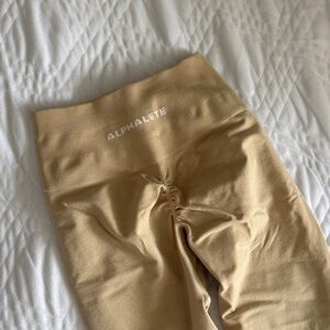 Alphalete Amplify Scrunch Beige Leggings